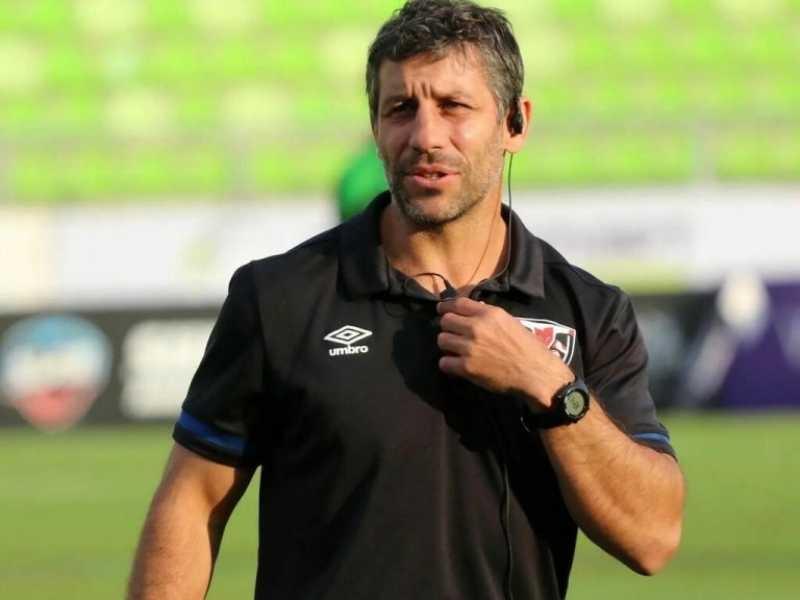 Nicolás Bruzzone, head coach de Selknam - Archivo