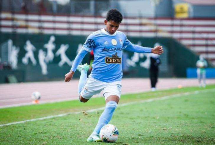 Jhilmar Lora está en carpeta de la UC. Crédito: @jhil.00