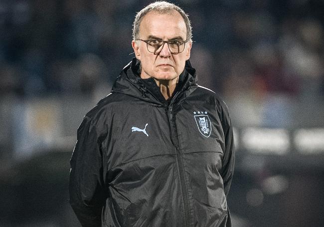Marcelo Bielsa debutó con un triunfo en Uruguay. Crédito: @Uruguay