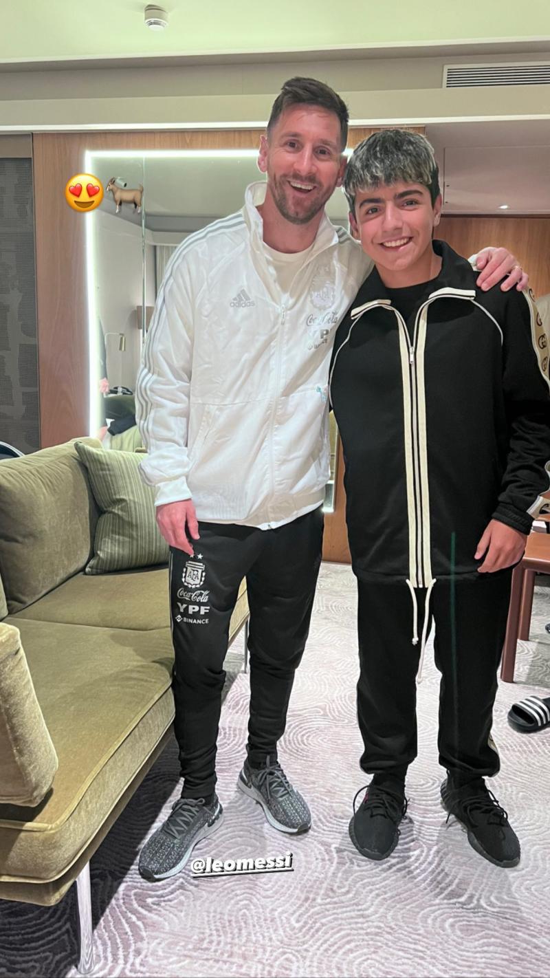 Benjamín Agüero junto a Lionel Messi (Foto: Instagram)