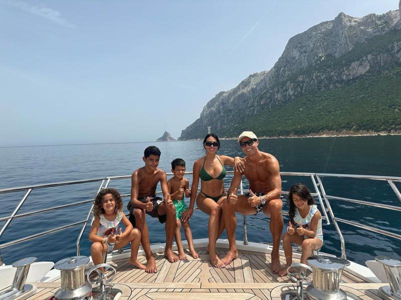 Georgina Rodríguez junto a Cristiano Ronaldo y sus hijos - Instagram