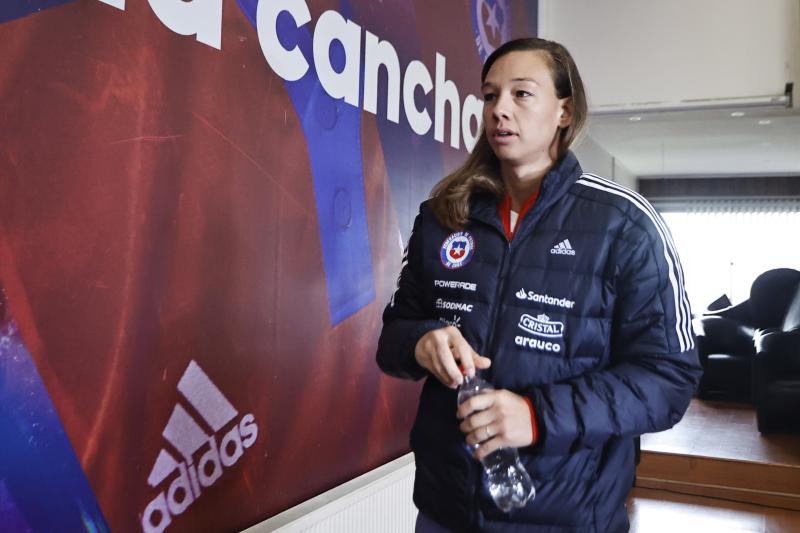 Christiane Endler quedó fuera de la primera nómina de Luis Mena en la Roja femenina - Agencia UNO