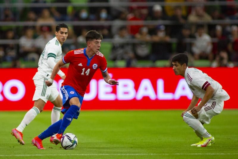 Pablo Parra se hará exámenes para ser el primer refuerzo de Colo Colo par ael segundo semestre. Crédito: Photosport.
