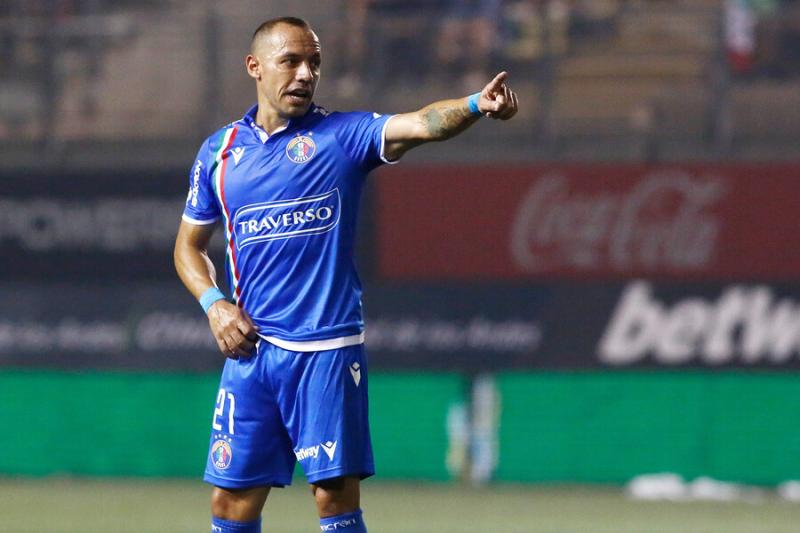 Marcelo Díaz brilla en Audax Italiano tras su frustrada llegada a la U. Crédito: Photosport.