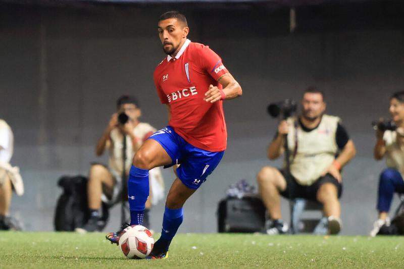 ¿Branco Ampuero parte al fútbol boliviano? Imagen: Photosport.