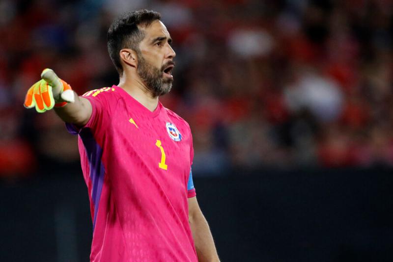 ¿Claudio Bravo no volvería al fútbol chileno? Imagen: Photosport.