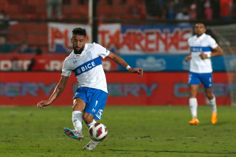 Mauricio Isla apareció en la órbita de Independiente. Crédito: Photosport.