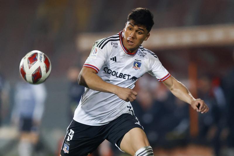 Mauricio Pinilla asegura que el una semana deja a Damián Pizarro goleador del torneo. (Photosport)