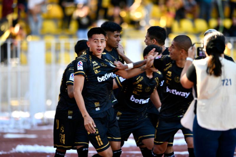 Coquimbo Unido venció a La Serena y clasificó en la Copa Chile 2023. Crédito: Photosport.