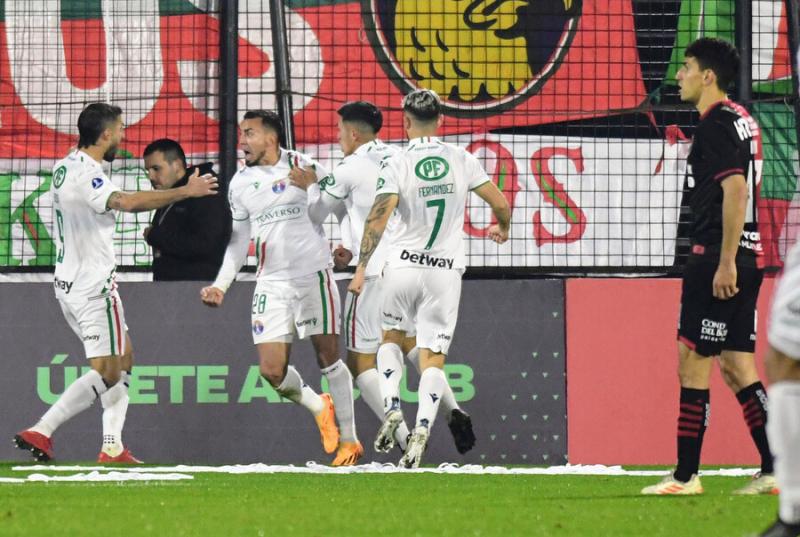 Audax Italiano está venciendo a Newell's Old Boys en Rosario. Imagen: Photosport.
