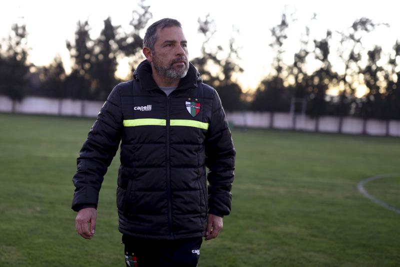 Rodrigo Figueroa se convirtió en el nuevo DT del cuadro árabe femenino. Foto: Palestino