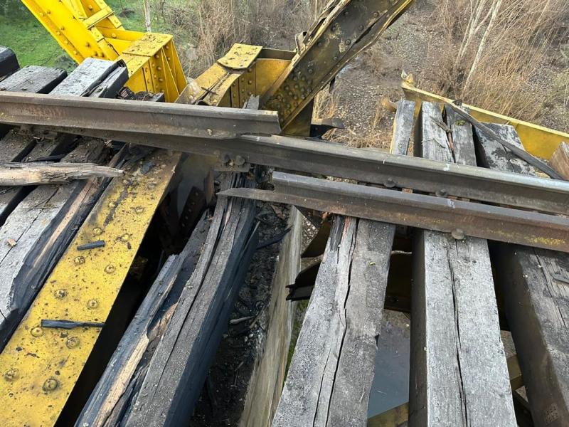 Cedida - Puente ferroviario que sufrió presunto ataque explosivo