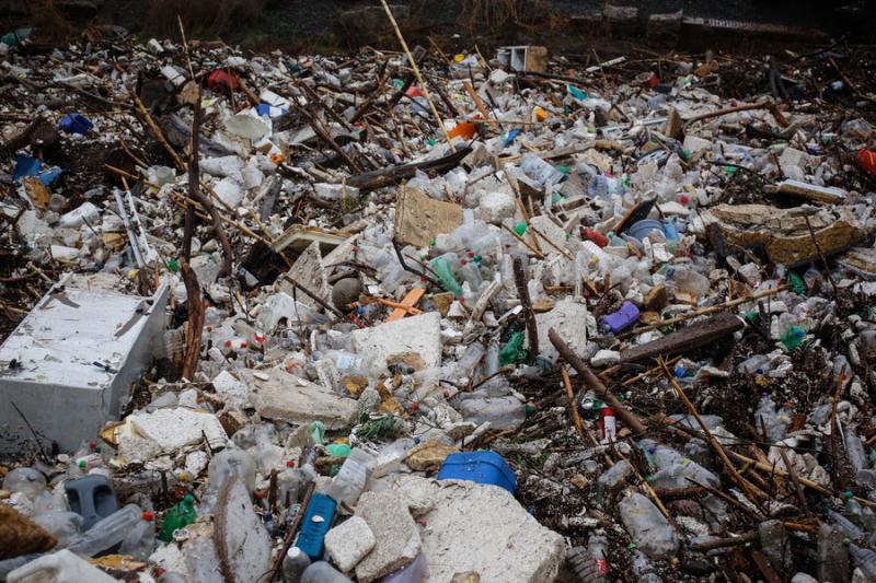 Agencia Uno - Basura en el río Mapocho