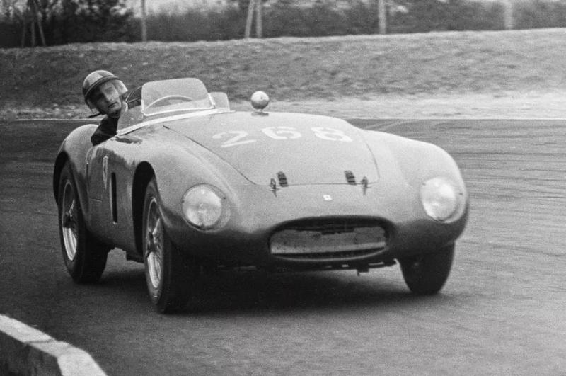 El curioso Ferrarri "chatarra" que vale 860 millones de pesos