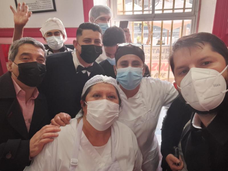 Boric en fuente de soda El Rinconcito