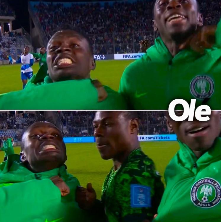 Jugadores de Nigeria celebrando haber eliminado a Argentina Imagen Olé.