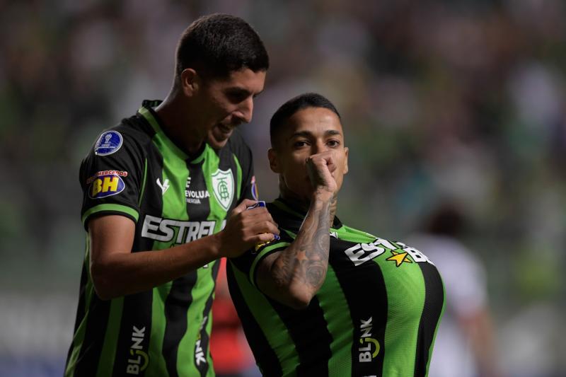 AFP - Mateusinho celebra uno de sus goles ante Colo Colo