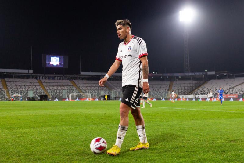 Revelaron supuesta indisciplina de Carlos Palacios en Colo Colo. Crédito: Agencia Uno.