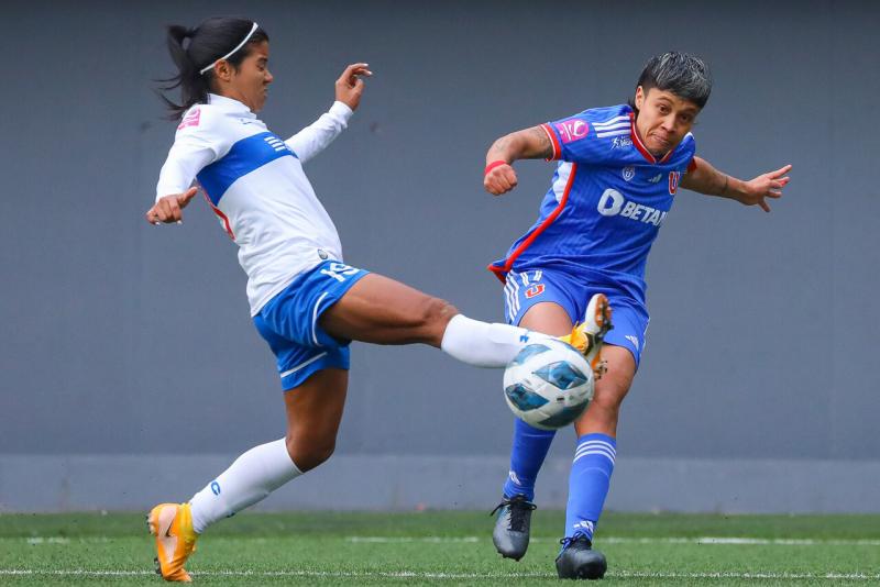 Bárbara Koster, jugadora de la UC, fue agredida tras el Clásico Universitario. Crédito: Agencia Uno.