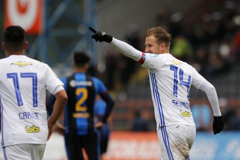 Felipe Seymour le dio el último triunfo a la U en el CAP de Talcahuano. / Agencia Uno.