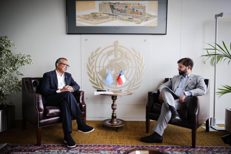 Presidente Boric junto a Tedros Adhanom Ghebreyesus