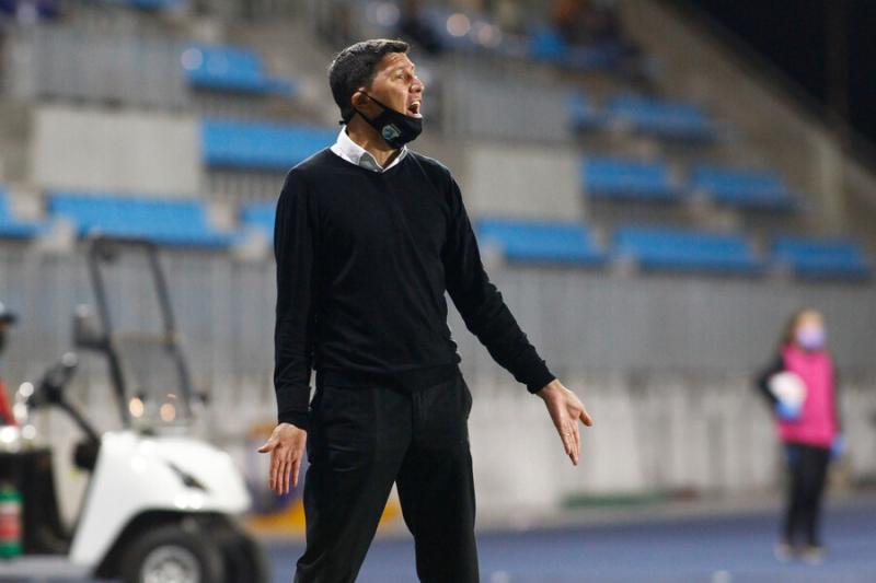 Cristian Leiva es otro de los entrenadores chilenos sin club. Crédito: Photosport.