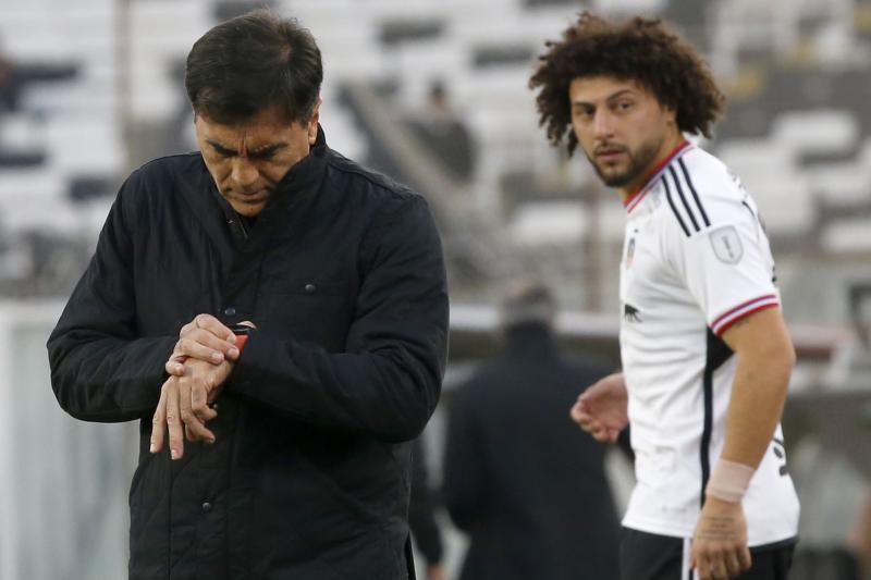 Gustavo Quinteros respondió a las críticas de Maximiliano Falcón - Photosport