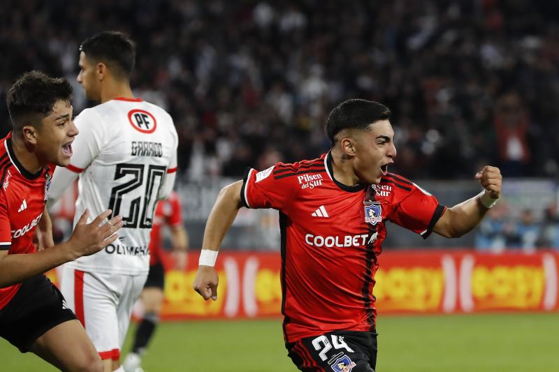 Jordhy Thompson se lució en el triunfo de Colo Colo ante Unión La Calera. (Photosport)