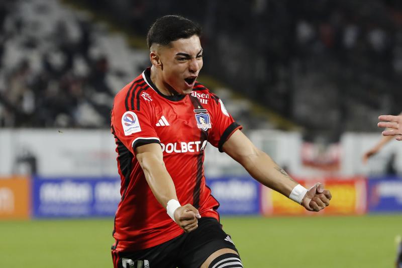 Jordhy Thompson anotó el 3-0 de Colo Colo ante Unión La Calera. (Photosport)