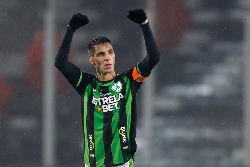 América Mineiro decidió rescindir el contrato a uno de sus futbolistas. Imagen: Photosport.
