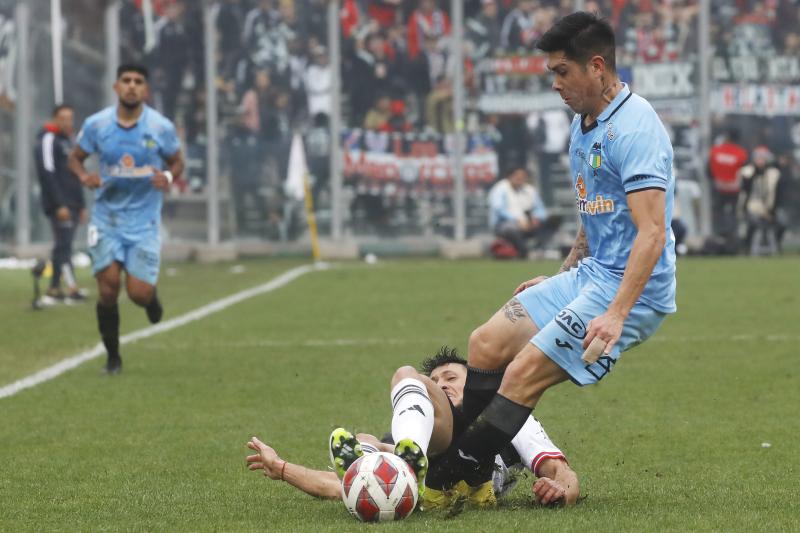 El defensa de O'Higgins, Brian Torrealba, está hospitalizado por problemas cardíacos - Photosport