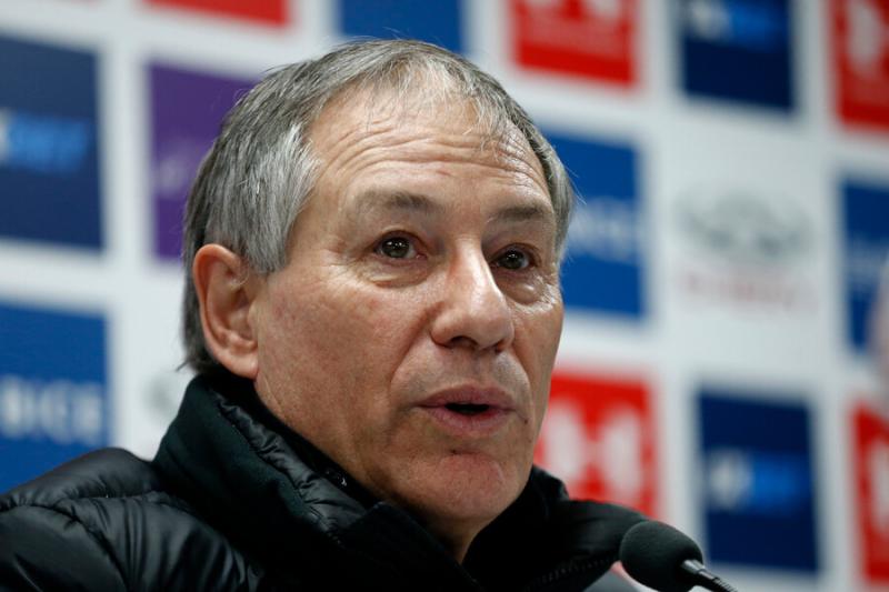 Ariel Holan está en la carpeta de Alianza Lima tras su salida de la UC. Crédito: Photosport.