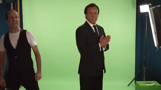 Stefan Kramer como Julio Iglesias