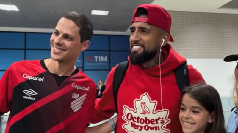 Arturo Vidal aterrizó el miércoles en Curitiba.