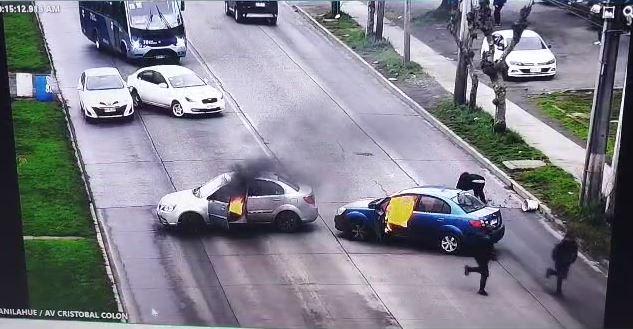 Queman vehículos en Hualpén