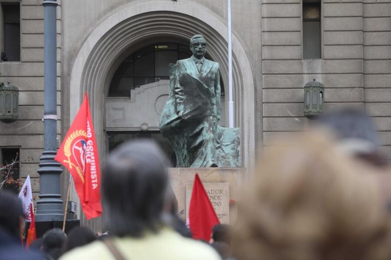 Agencia Uno - Estatua a Salvador Allende