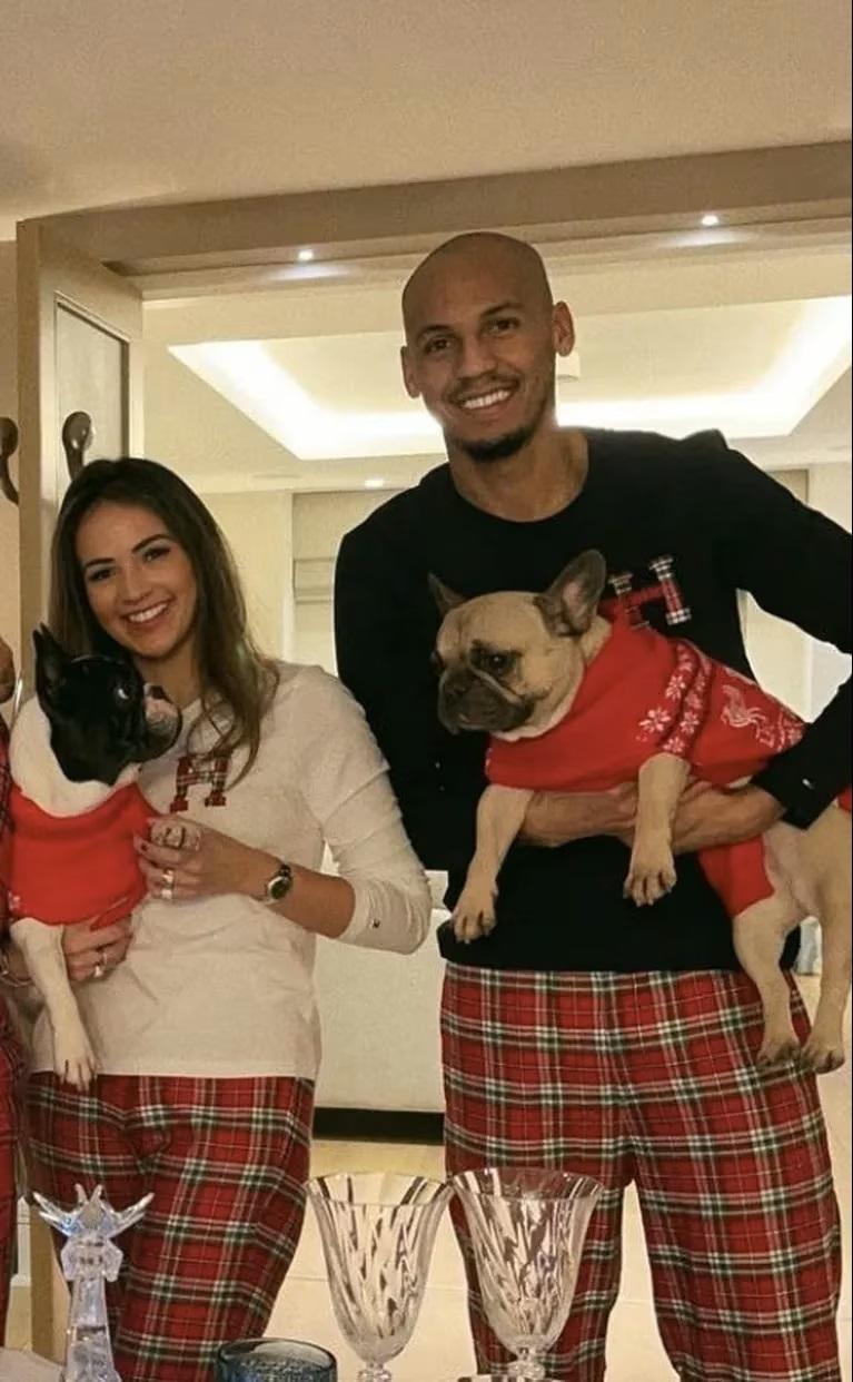 Fabinho sufre con su fichaje y los problemas de su mascota (IG)