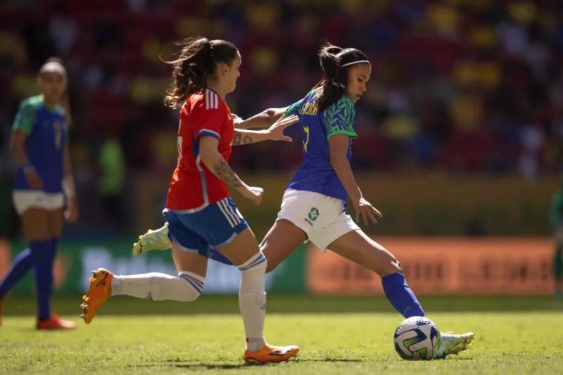 La Roja femenina cayó duramente ante Brasil en el inicio de la era de Luis Mena - Instagram