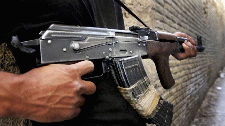 Getty Images (Referencial) - Militar mató a familiares por haber enterrado a su hijo sin él