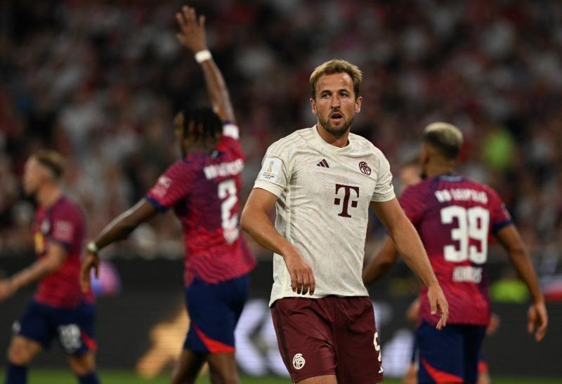 Continúa su maldición: Leipzig le gana la Supercopa al Bayern en el debut de Harry Kane
