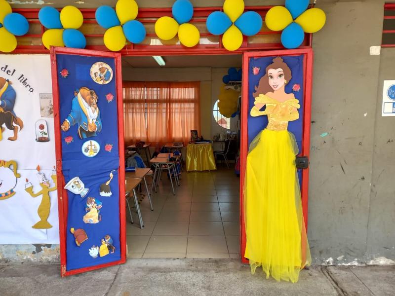 Facebook/comunidadescuelalasrocas - Escuela E-87 Las Rocas, donde madre denuncia cruel bullying