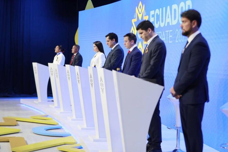 El debate presidencial de Ecuador partió con un minuto de silencio - AFP
