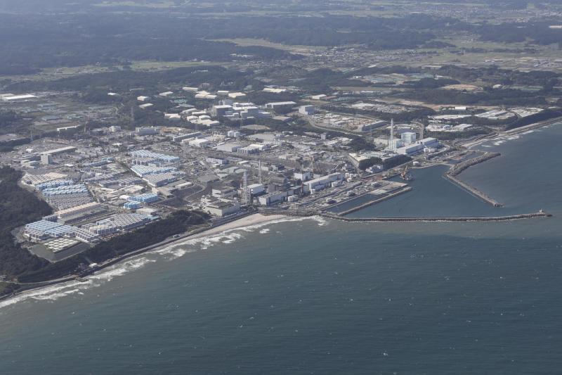 AFP - Japón inicia el vertido de agua de la planta nuclear de Fukushima pese al enojo de China