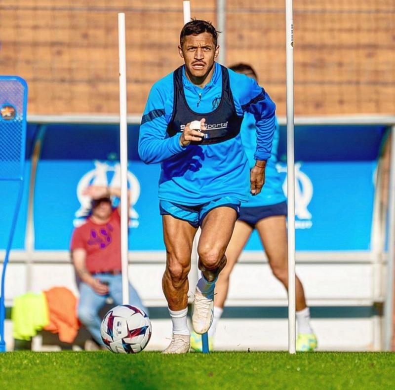 Alexis Sánchez fue saludado por la Ligue 1 por el Día de la Niñez. / Foto: @alexis_officia1