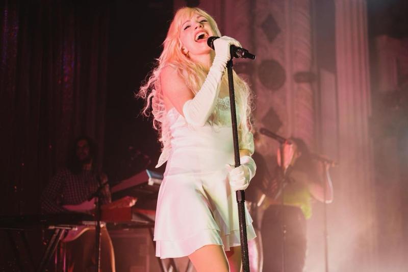 Instagram - Carly Rae Jepsen