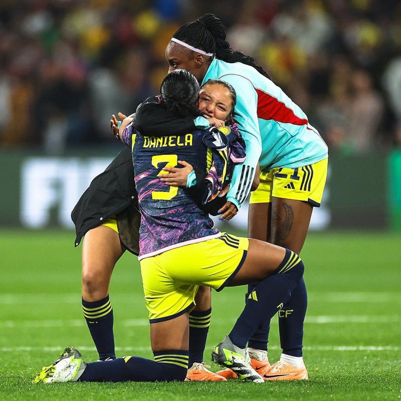 Colombia festejando la clasificación a cuartos de final del Mundial Femenino - Créditos: @fcfseleccioncol