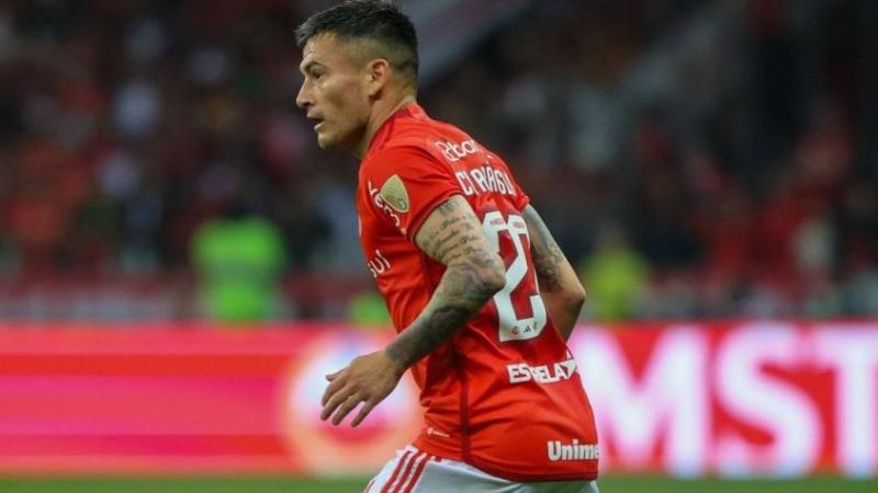 Diego Latorre elogió a Charles Aránguiz por su nivel en la Copa Libertadores. Crédito: Conmebol.