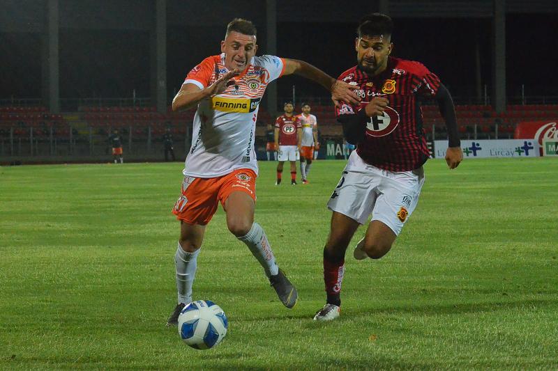 Maximiliano Cerato brilló en Everton y Cobreloa en el fútbol chileno - Créditos: Agencia UNO