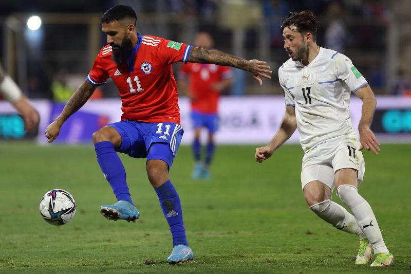 Arturo Vidal candidatea a Ronnie Fernández a la selección chilena. / Agencia Uno