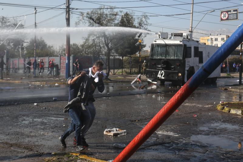 Los fanáticos de la U no podrán realizar su tradicional 'banderazo' - Créditos: Agencia Uno
